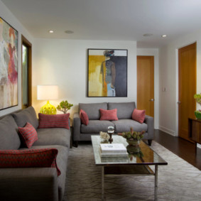 Meubles rembourrés avec revêtement gris