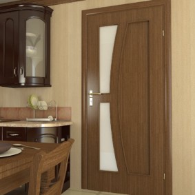 Dossier en bois de la chaise de cuisine