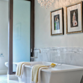 Décor de peintures murales dans la salle de bain