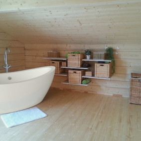 Revêtement mural et plafond de salle de bain