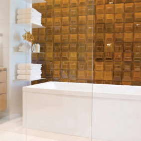 Beyaz dikdörtgen küvet