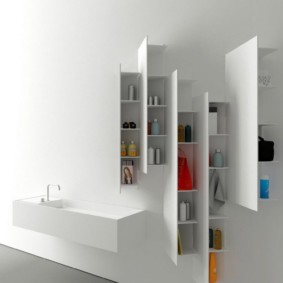 Banyoda aksesuarlar için orijinal raflar