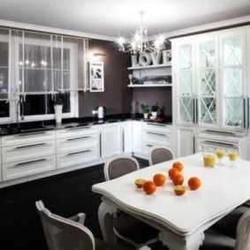 Mesa de jantar branca