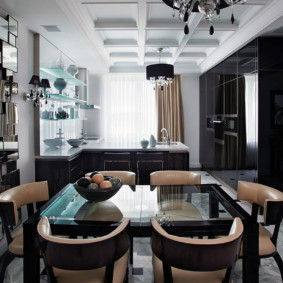 Cadeiras de cozinha com encostos confortáveis