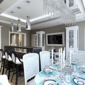 Velas na mesa da cozinha