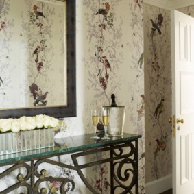 Dessins d'oiseaux sur papier peint