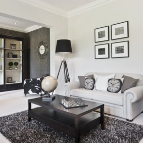 Décor de peintures murales sur le canapé