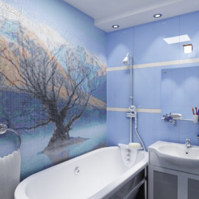 Panneau en céramique à l'intérieur de la salle de bain