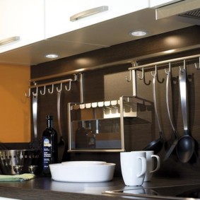 Престилки от неръждаема стомана с черна престилка