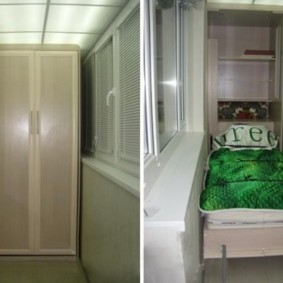 Lit armoire à l'intérieur du balcon