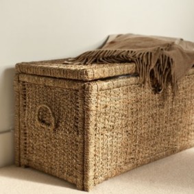 giỏ giặt trong phòng tắm