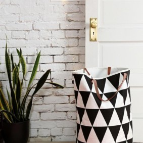 giỏ giặt trong thiết kế phòng tắm