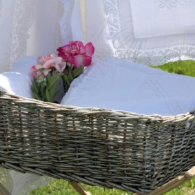 giỏ giặt trong thiết kế ảnh phòng tắm