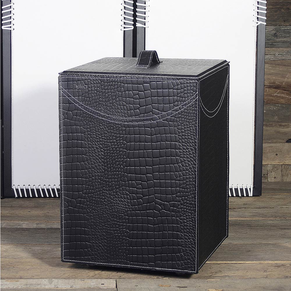 giỏ đựng đồ da trong phòng tắm