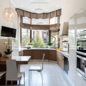 cocina con fregadero junto a la ventana ideas de diseño