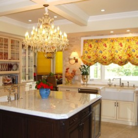 cocina con fregadero junto a la ventana ideas de diseño