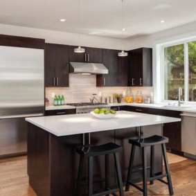 cocina con fregadero en la ventana ideas de diseño