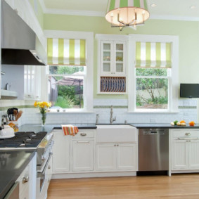 küche mit fenster im arbeitsbereich gestaltungsideen