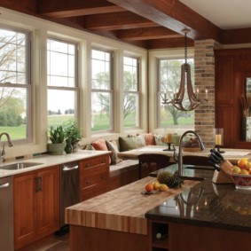 küche mit fenster im arbeitsbereich foto innenraum