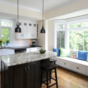 küche mit fenster im arbeitsbereich innenausstattung ideen