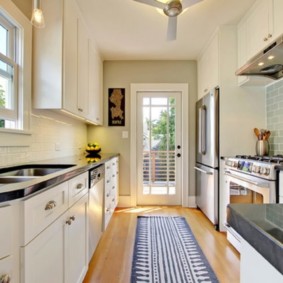 küche mit fenster im arbeitsbereich gestaltungsideen