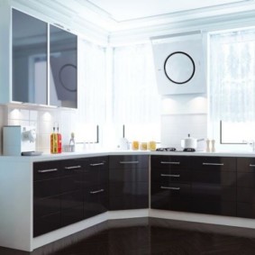 Küche mit Fenster im Arbeitsbereich Dekortypen