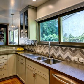 küche mit fenster im arbeitsbereich foto ideen