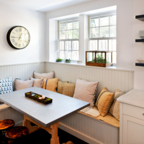 صورة مقاعد البدلاء المطبخ