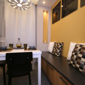 صورة مقاعد البدلاء المطبخ