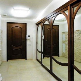 miroir mural dans le couloir photo décoration