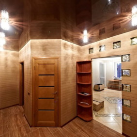 سقف تمتد في أنواع الممرات من الصور