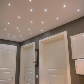 تمتد تصميم سقف الممر