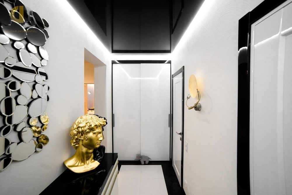 الأسقف المعلقة في الرواق