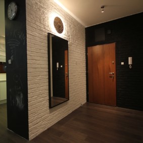 papier peint sous une brique dans les couloirs types de conception