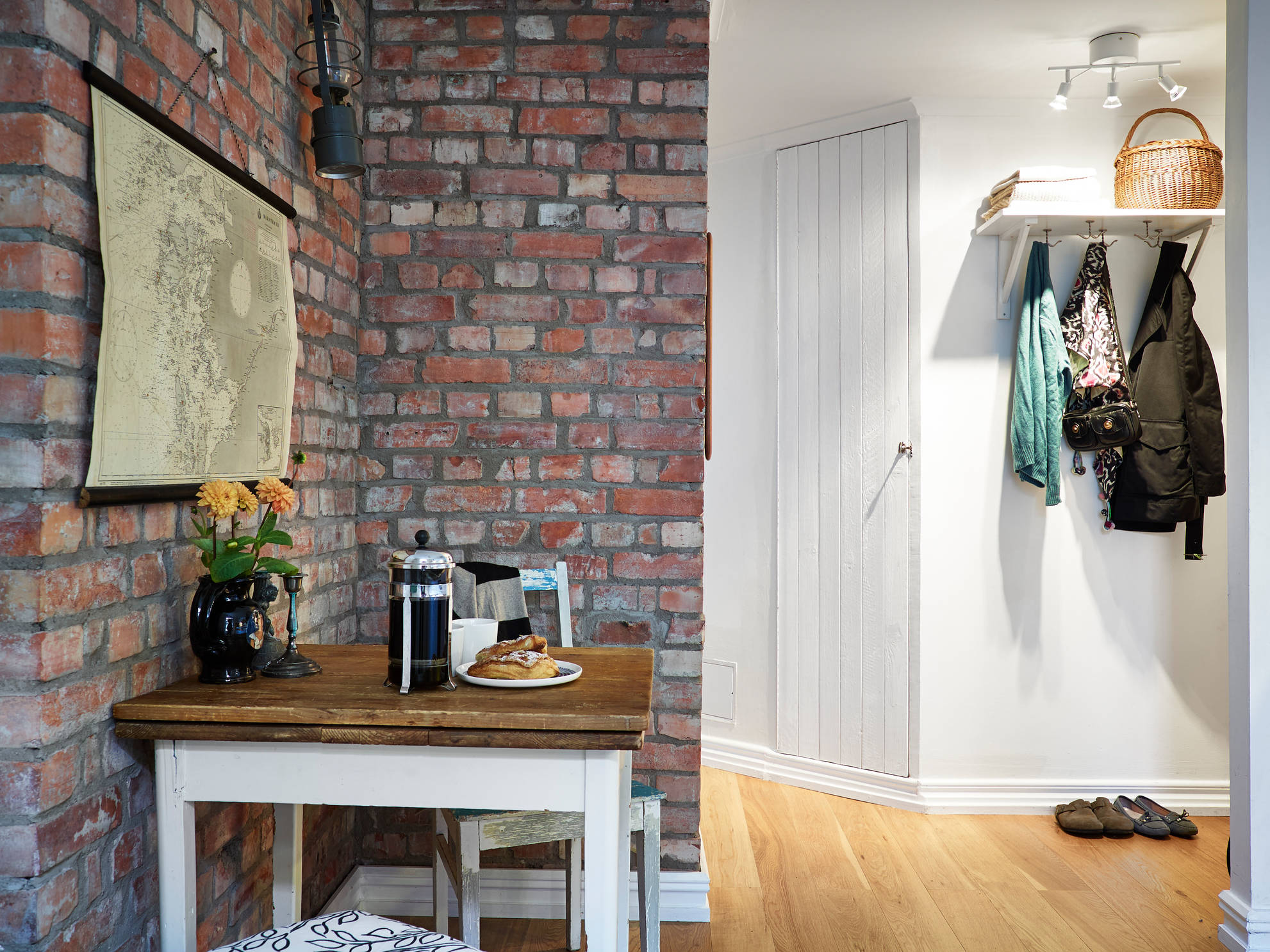 papier peint sous la brique dans les options de couloir