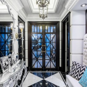 couloir dans un décor photo de style classique