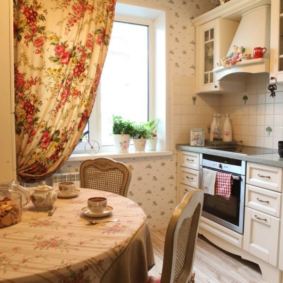 langsir untuk dapur dalam gaya reka bentuk provensi