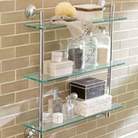 ชั้นวางกระจกสำหรับประเภทการออกแบบห้องน้ำ