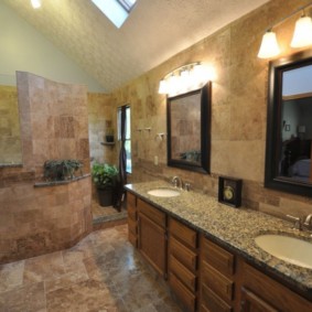 ภาพรวมเคาน์เตอร์ห้องน้ำ