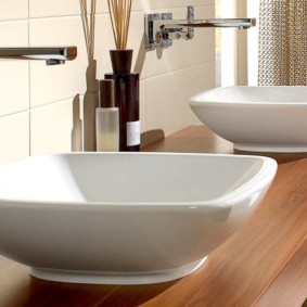 เคาน์เตอร์ในรูปห้องน้ำ