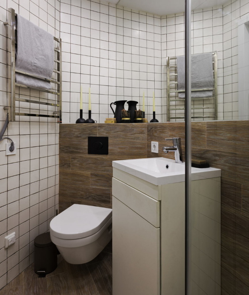  Toilettes suspendues dans une petite salle de bain