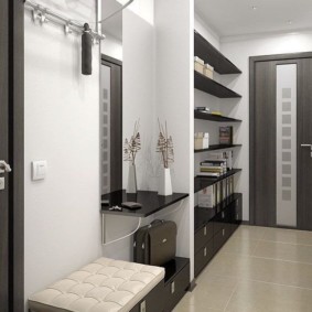 couloir étroit dans l'appartement