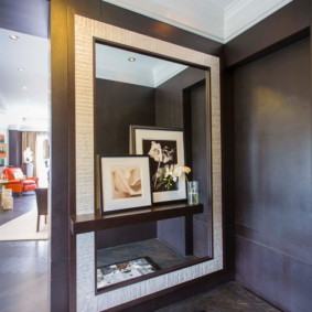 καθρέφτη στο διάδρομο από διακόσμηση φωτογραφιών φενγκ σούι