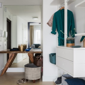 καθρέφτης στο διάδρομο με φενγκ σούι επιλογές φωτογραφιών