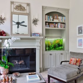 akuarium dalam gambar apartmen