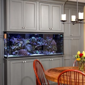 akuarium dalam reka bentuk foto pangsapuri