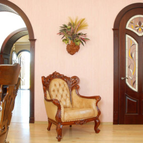 decorative arches in the apartment decor