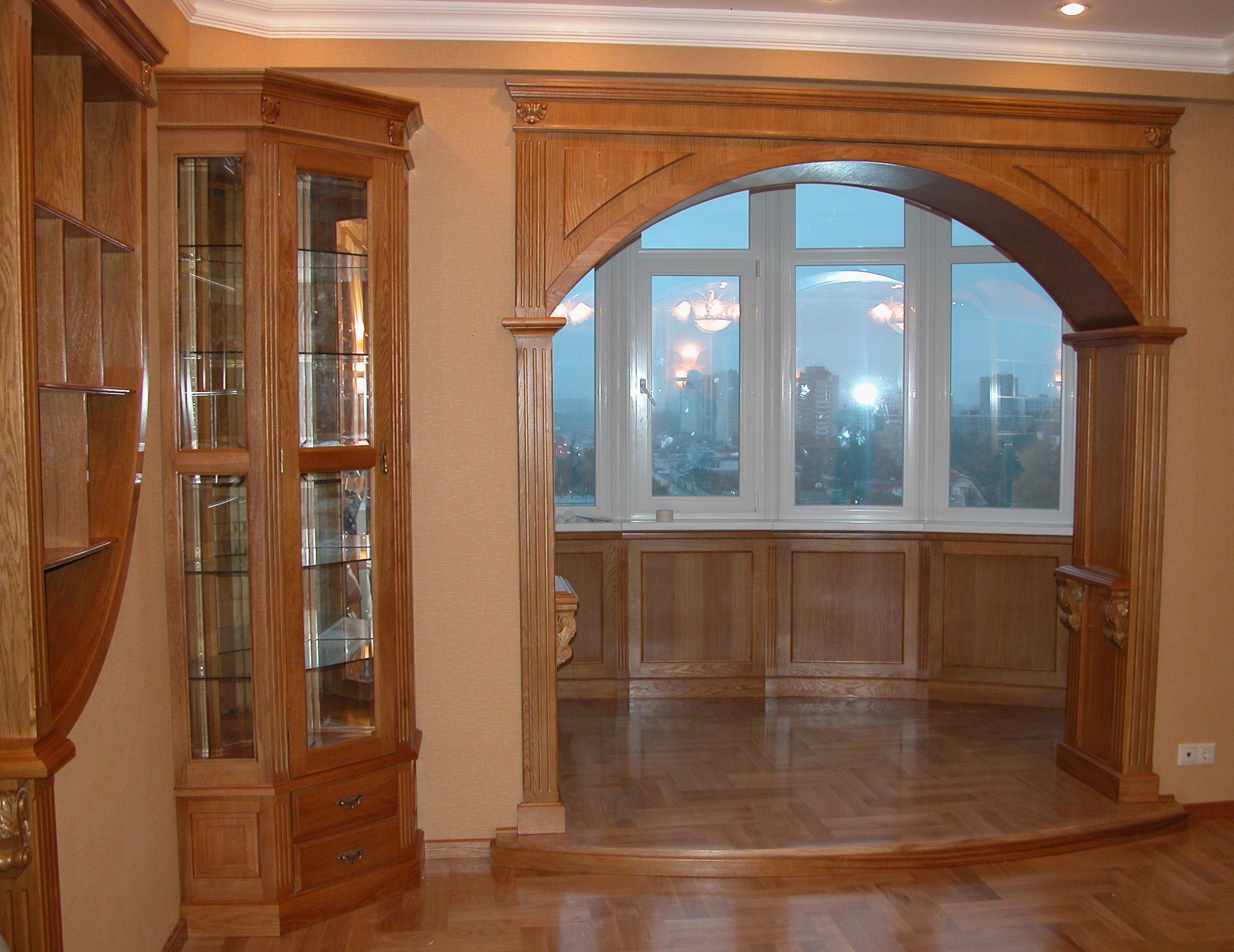 wooden arch in the apartment