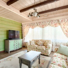 canapea în sufragerie