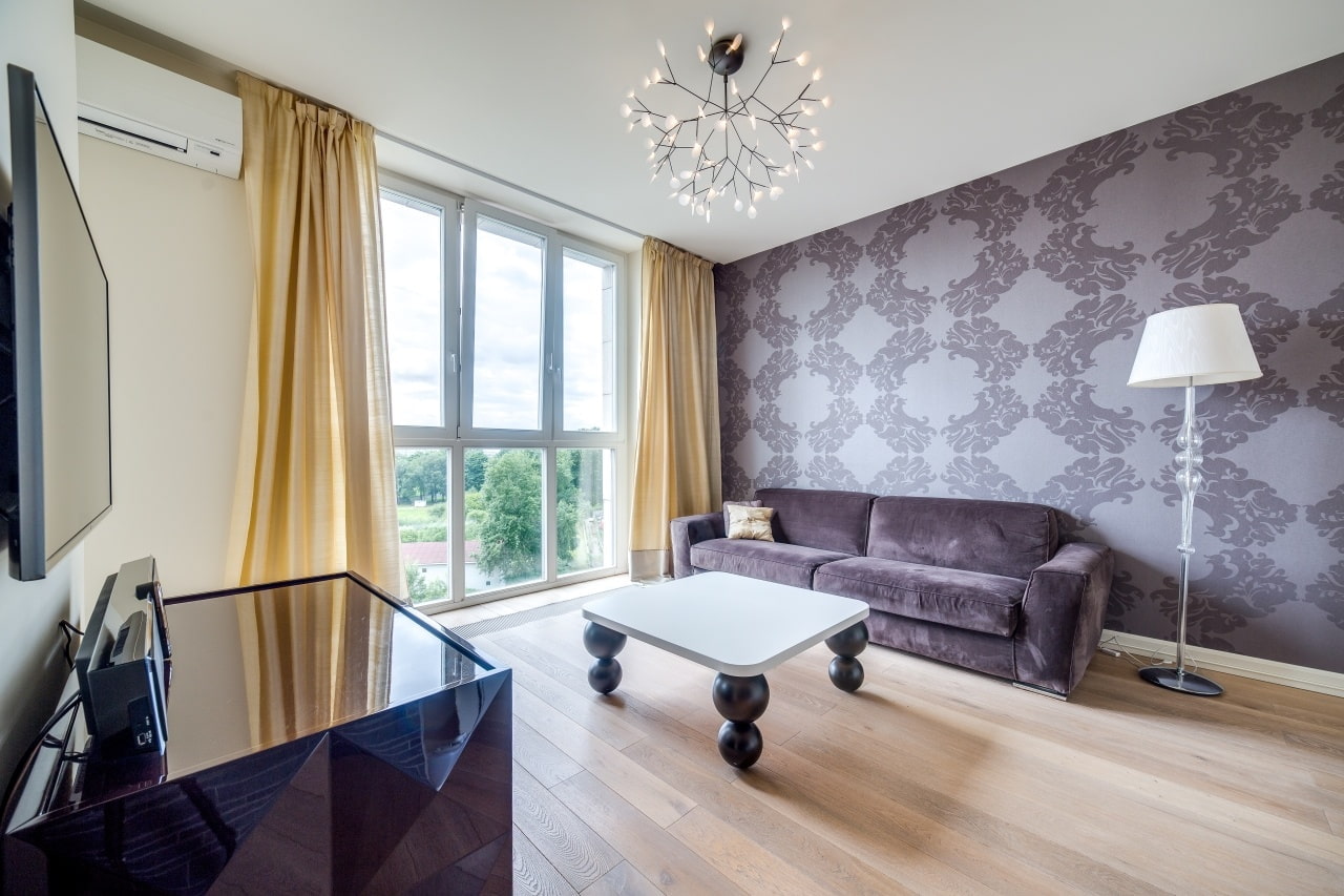 ruang tamu di pangsapuri tiga bilik